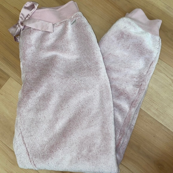 Hollister sherpa pants Clearance